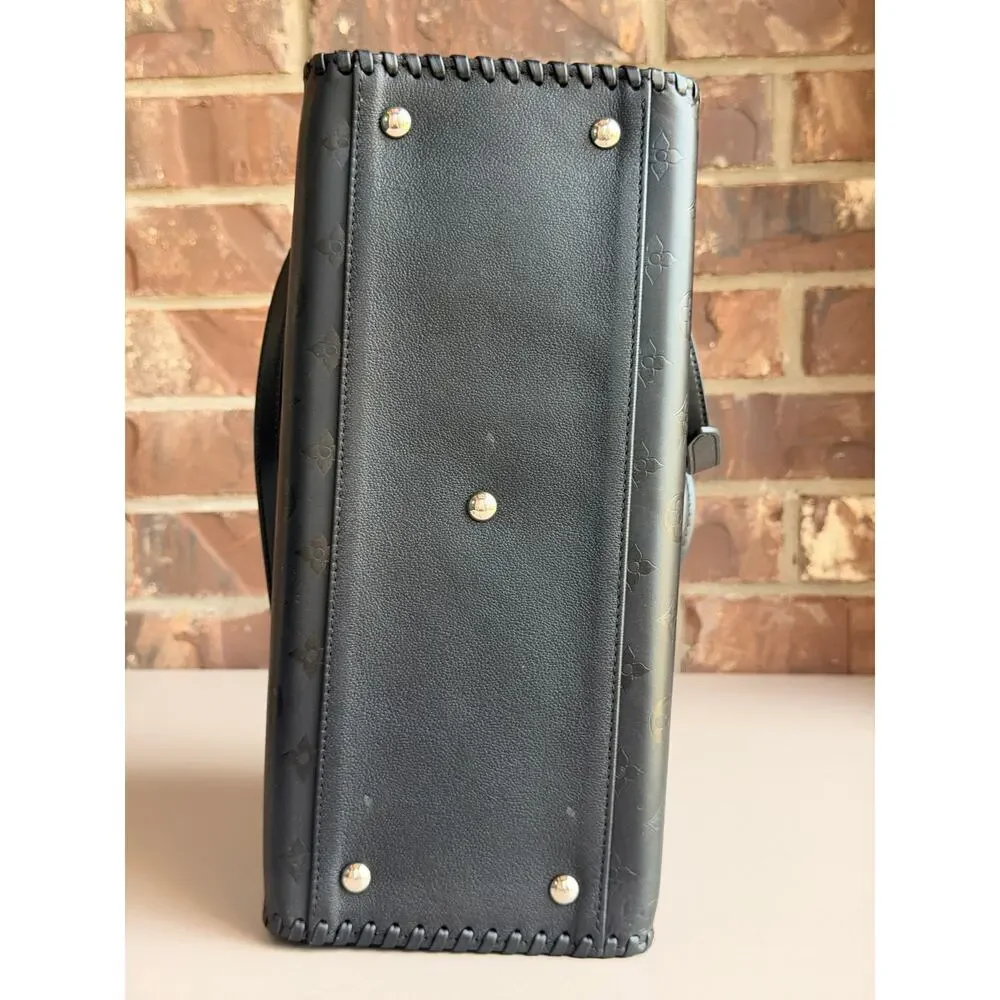 Louis Vuitton color black